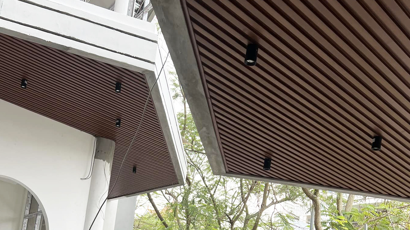 Giá Trần Nhựa Giả Gỗ